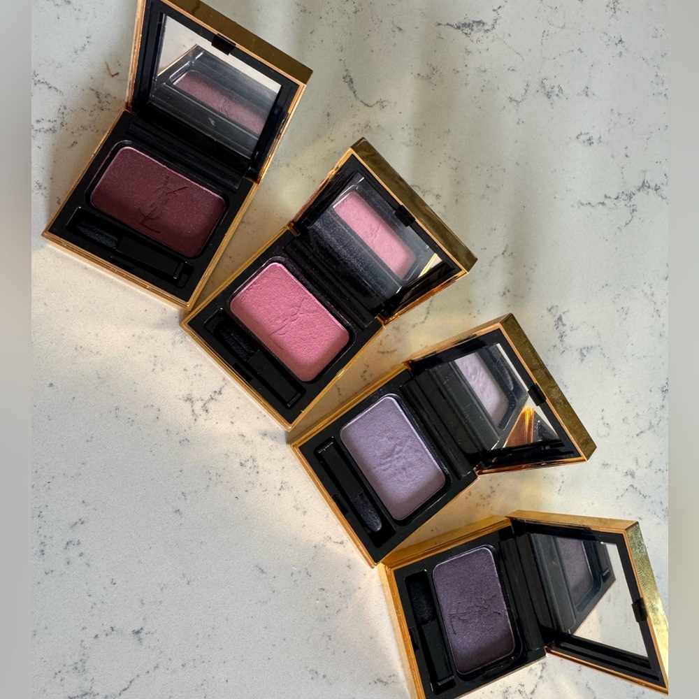 Set of 4 YSL Ombre Solo Smoothing Eye Shadow (0.07oZ/2g)
In colors 12, 8, 4, 3